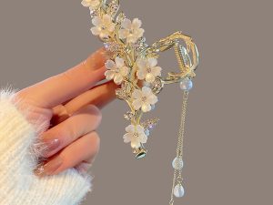 Large Metal Pearl Bell Orchid Tassel Hair Clip